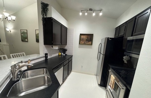 Holly Condo | Hidden Gem in peaceful Central Location!