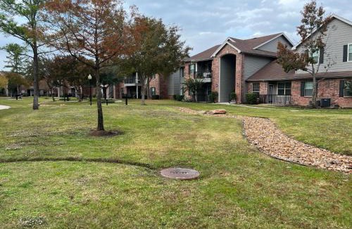 Spring Apartment | Hidden Gem in Spring Free Parking