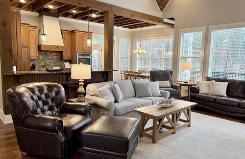 Spring City House | Hidden Gem Lakeside Retreat | Dock & Hot Tub