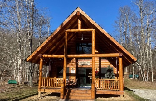 Nelsonville Cabin | Hidden Gem- Log Cabin on 56 acres