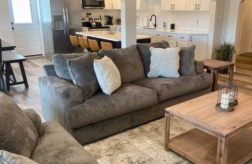 Westwood Hills House | Hidden Gem Modern Loft