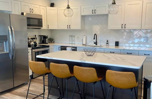 Westwood Hills House | Hidden Gem Modern Loft