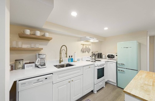 Old Town West Apartment | Hidden Gem Nestled in Old Town, Alexandria - 1 BR/1BA