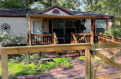 Montgomery House | Hidden Gem on the Tracks