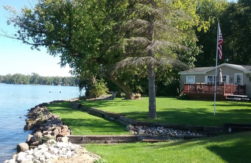 Canastota House | Hidden Gem - Oneida Lakefront Home - Relax and Enjoy the stunning lake views!