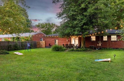 Hikes Point House | Hidden Gem- Stylish Comfort Prime Location Family Friendly