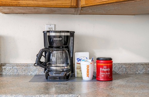 Inner Belt House | Hidden Haven - Harvard, Assembly Row, Pool Table, Parking!