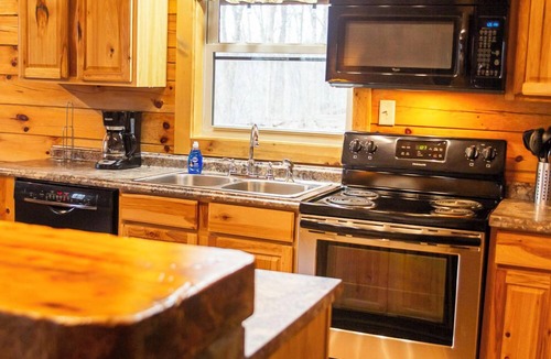 South Bloomingville Cabin | Hidden Heights - Hosted by The Chalets