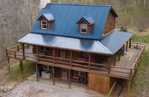 South Bloomingville House | Hidden Heights - by The Chalets