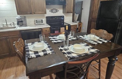 Smithville Cabin | Hidden Hills Enchanted- Broken Bow/Hochatown- 1bd