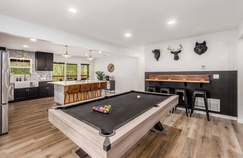 Logan House | Hidden Hills Haven - Hot Tub, Fire Pit, Pool Table