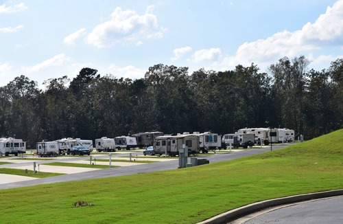 Cottonwood Hotel | Hidden Hollow RV Park