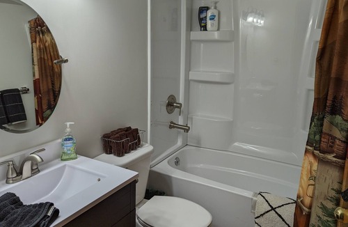 Ontonagon Cottage | Hidden Hot Tub Haven