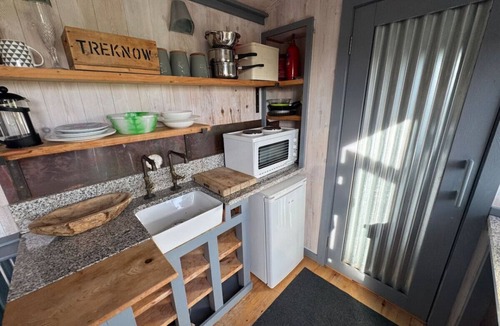 Tintagel Cabin | Hidden Hut Shepards Hut Sleeps 2