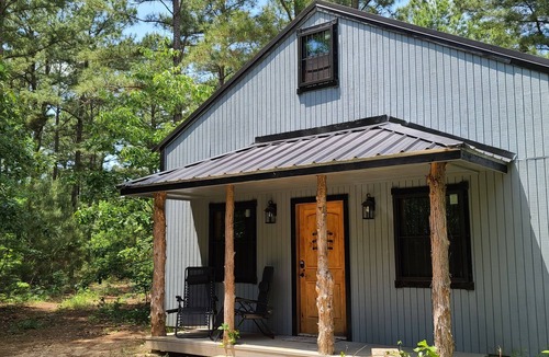 Mineola Cabin | Hidden in East Texas Piney Woods - Rustic Western Cabin - Canton 1st Monday