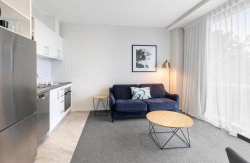 Cambridge Hotel | Hidden Lake Hotel & Apartments