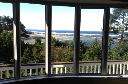 Yachats House | Hidden Luxury Beachfront Estate