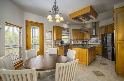Fischer House | Hidden Oaks- Spacious 5 bedroom with pool, come and relax!