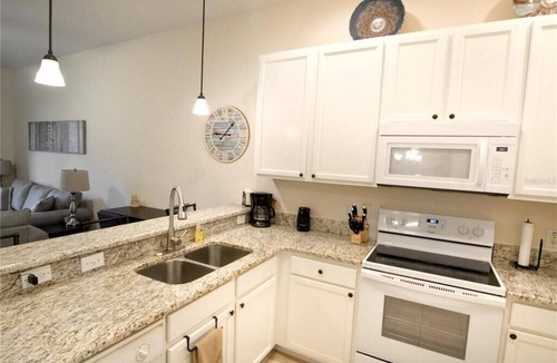 Bahama Bay Condo | Hidden Oasis 20 minutes from Disney and Universal