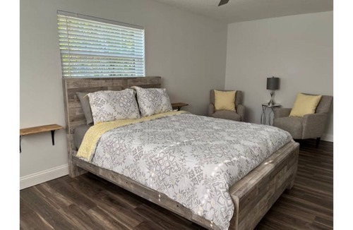 Fairvilla Apartment | Hidden Oasis #4 2 BDRM, 2 Bath