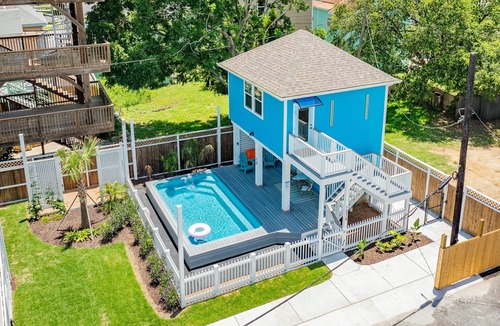San Jacinto House | Hidden Oasis - FREE Pool Heat + Main House + Casita