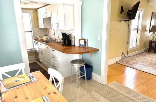 Crescent Lake Apartment | Hidden Oasis Guest Apt+Kg Bd 2bikes/close DT
