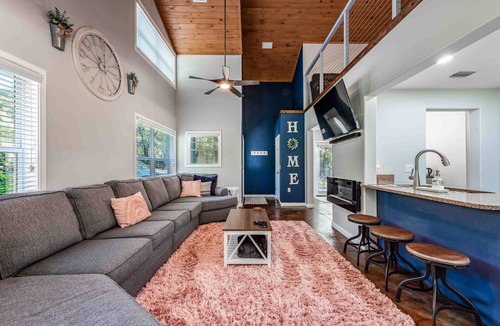 Townsend House | Hidden Oasis!