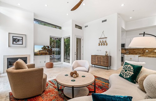 The Movie Colony House | Hidden Paradise w/Two Private Suites and Mountain Views