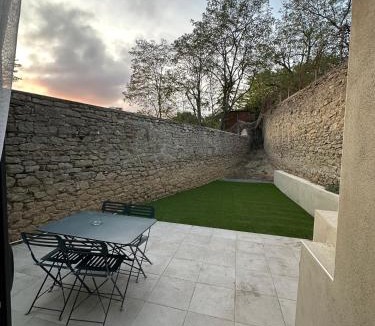 Carcassonne Apartment | Hidden Rempart Duplex lumineux paisible et climatisé