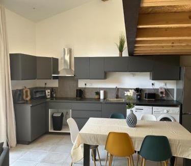 Carcassonne Apartment | Hidden Rempart Duplex lumineux paisible et climatisé
