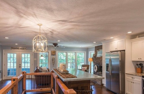 Athens House | Hidden Retreat on the River