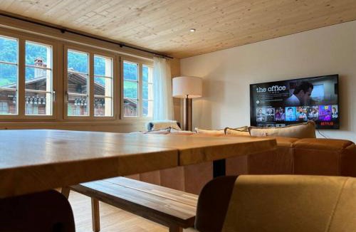 Reichenbach im Kandertal Apartment | Hidden Retreats 1466 Edition
