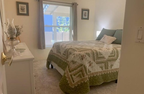 Shady Cove House | HIDDEN RIVER GEM