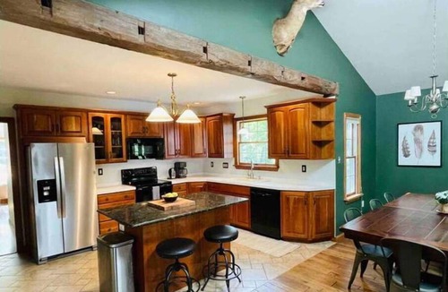 Brockton Cabin | Hidden River Lodge at Hawk Mountain