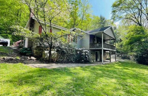 Brockton Cabin | Hidden River Lodge at Hawk Mountain