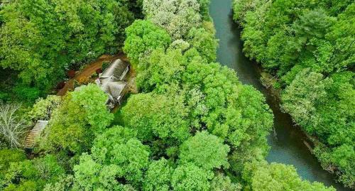 Brockton House | Hidden River Lodge at Hawk Mountain