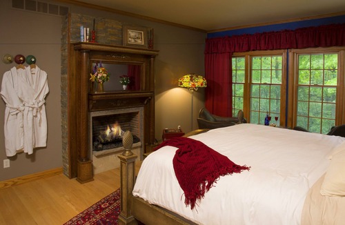 Hingham Bed & Breakfast | Hidden Serenity B&B