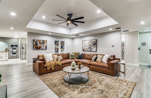 Rowlett House | Hidden Speakeasy, Pool, Spa, BBQ, Arcade, Pet Friendly, Fast WiFi EV Charger