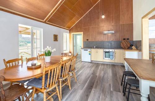 Martinborough House | Hidden Valley Getaway