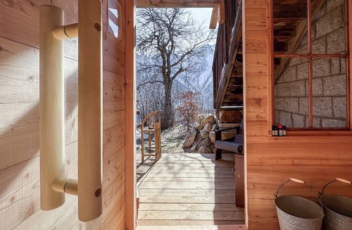 Martisberg Ski Chalet | Hide-away chalet in the Swiss mountains with sauna