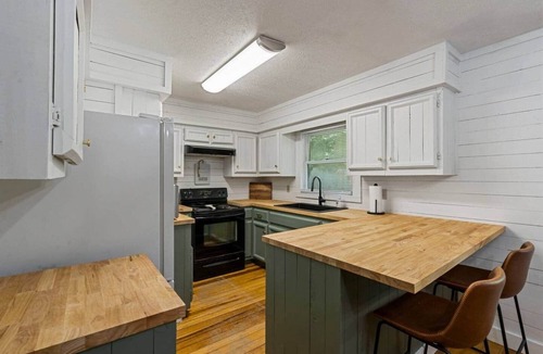 Slade House | Hide Out at The Ridge *Hot Tub*