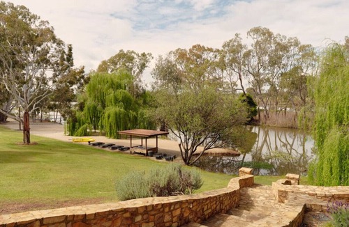 Kirwans Bridge Apartment | Hide & Seek Luxury Waterfront Villa & Retreat