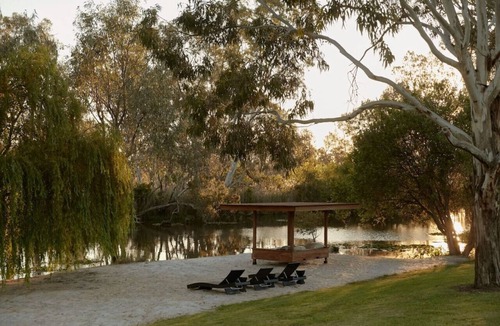 Kirwans Bridge Apartment | Hide & Seek Luxury Waterfront Villa & Retreat