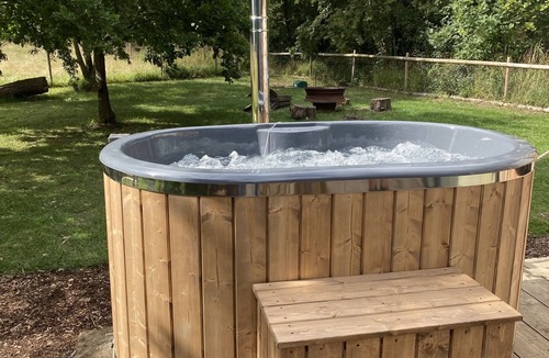 Woodham Ferrers Cabin | Hideaway 2 - Rural cabin with Hot tub