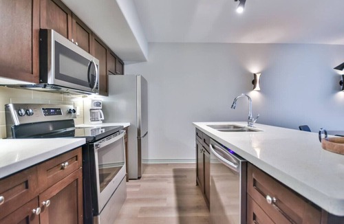 Oro-Medonte Apartment | Hideaway 2BR Condo Pool & Heated Pool