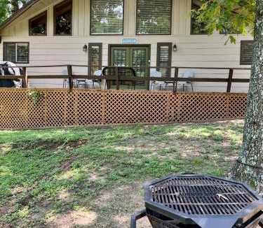 Montgomery House | Hideaway - 3 BR Home with PRIVATE POOL on wooded lot