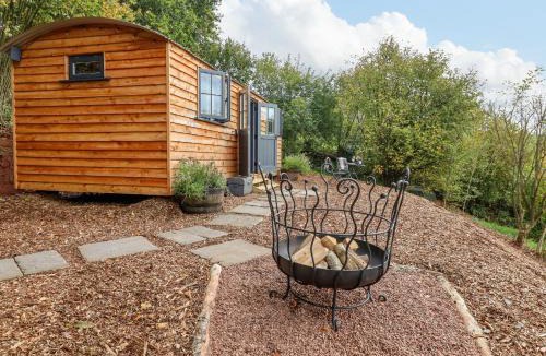 Newton Saint Cyres House | Hideaway Cabin