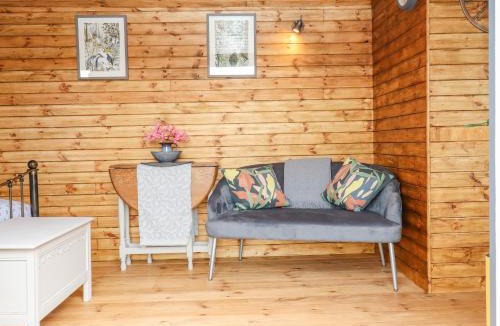 Newton Saint Cyres House | Hideaway Cabin