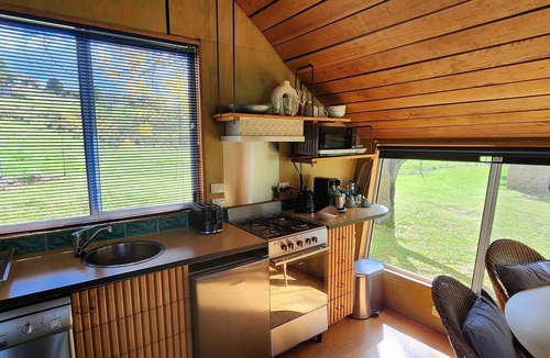 Tawonga South Ski Chalet | Hideaway Chalet with Spa, Near Bright & Falls Ck