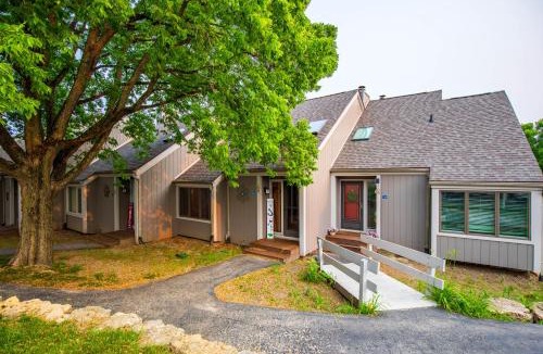 The Galena Territory House | Hideaway Cove
